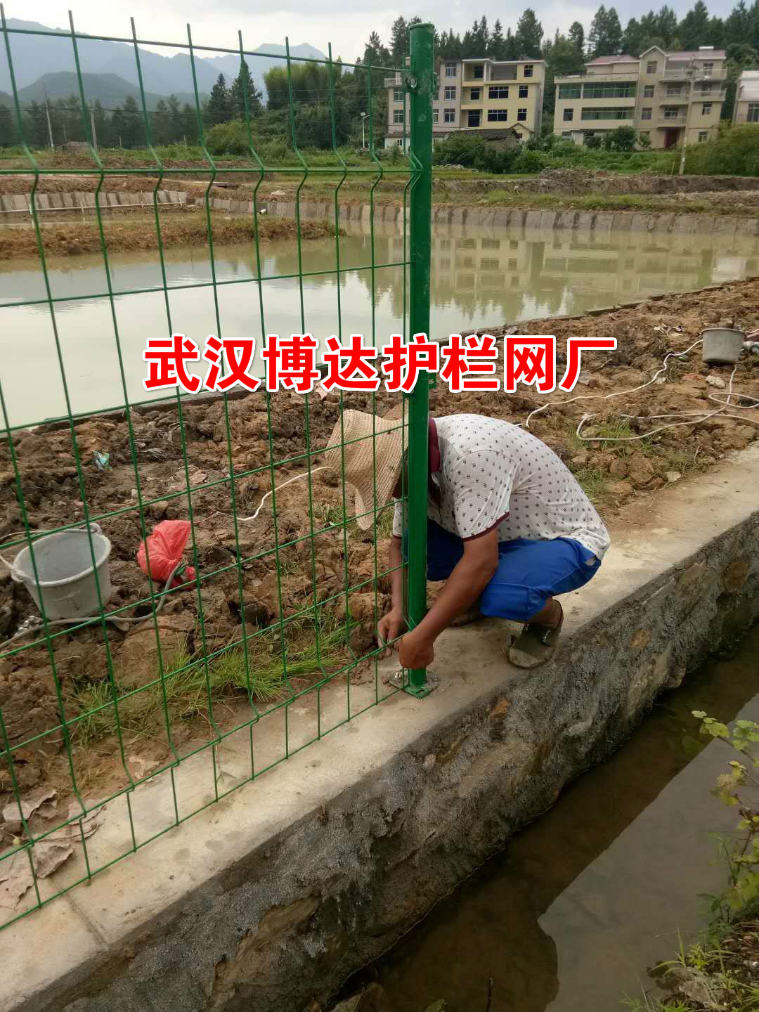 <b>武漢護欄廠（chǎng）家談不鏽鋼護欄和鋅（xīn）鋼護欄的</b>