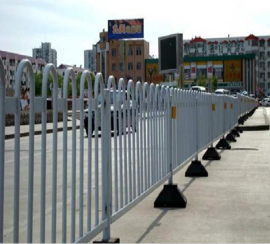 武汉（hàn）马路中央带隔