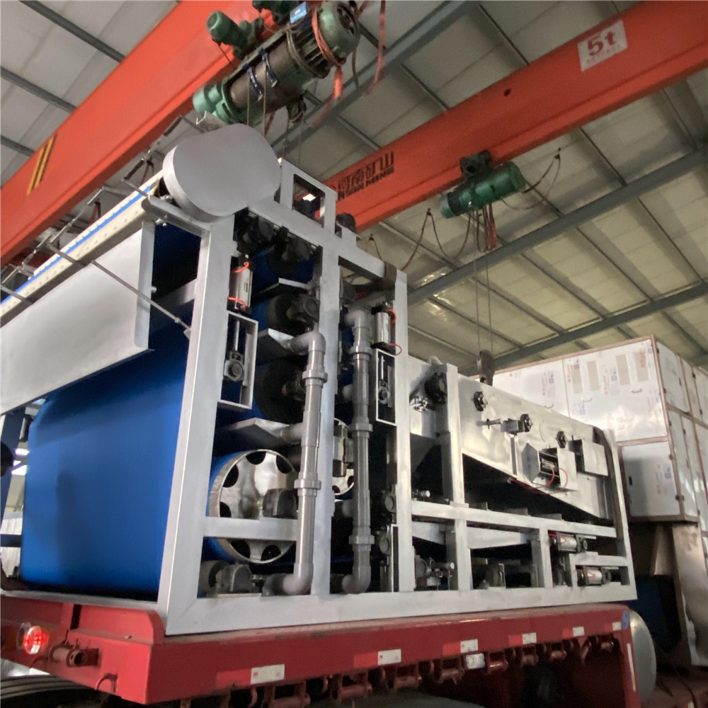 帶式(shì)汙泥脫水機 帶式汙泥脫水機