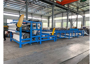 帶（dài）式壓濾機汙泥脫水的（de）智慧之選