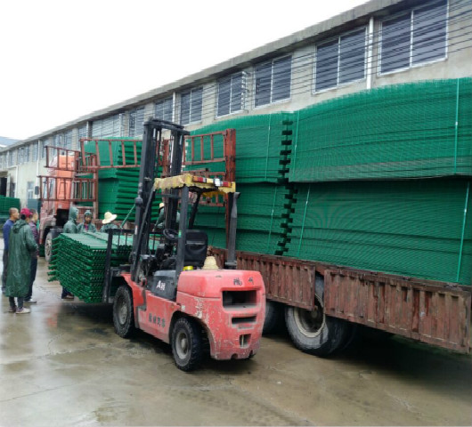 隨州圈山圈地雙邊（biān）絲護欄網哪