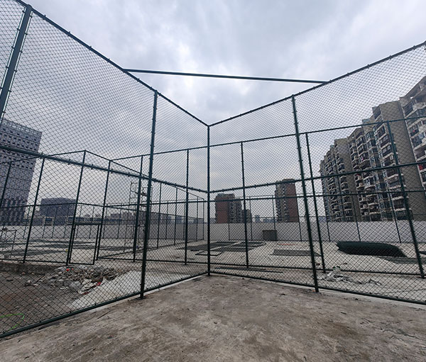 武漢（hàn）南（nán）湖歡樂匯樓頂6米高圍欄